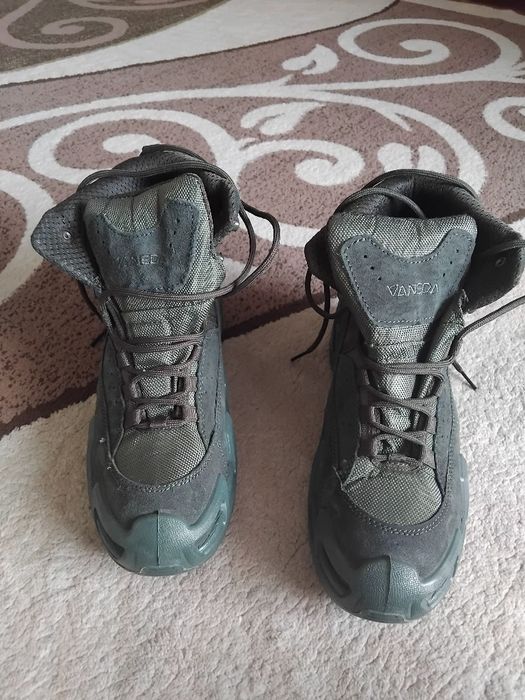 Продам ботинки для похода в лес, в горы