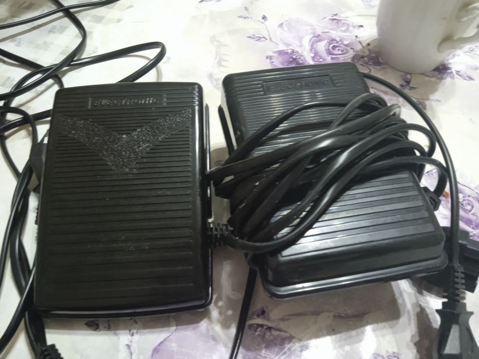 Продам педали на швейную машинку ягуар.2 шт одна новая 7000 .б/у 4000