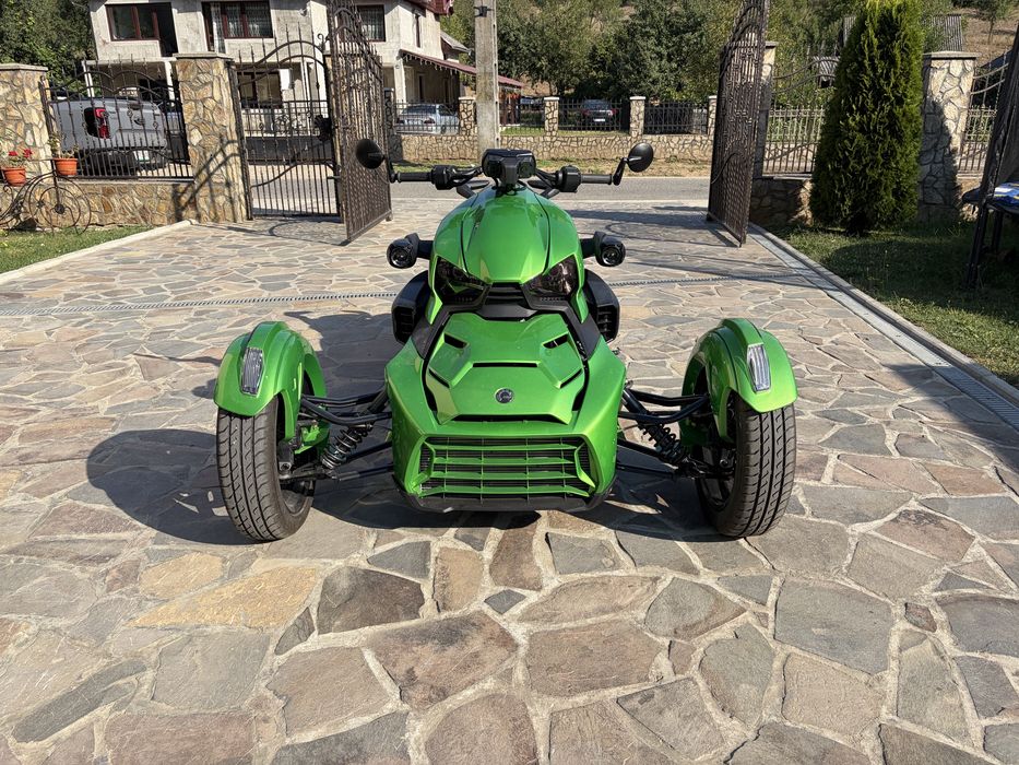 Vand Can -Am / 2024 / 4.000 km !! Automat / Nou