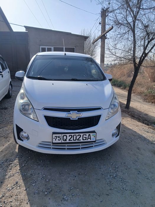 Shevrole spark sotiladi