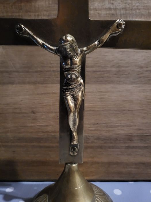 1.Разпятие-кръст с Исус Христос-100лв.