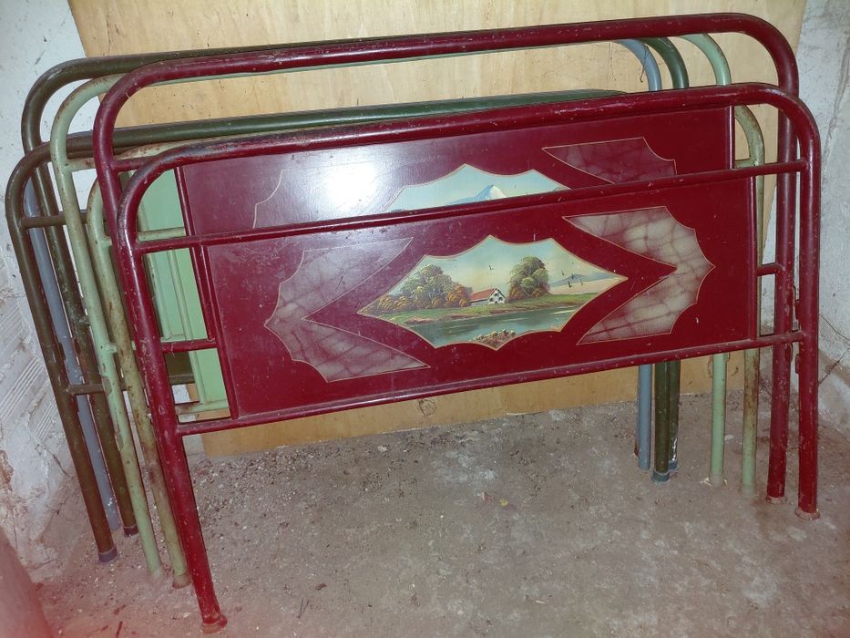 Метални рамки за легла