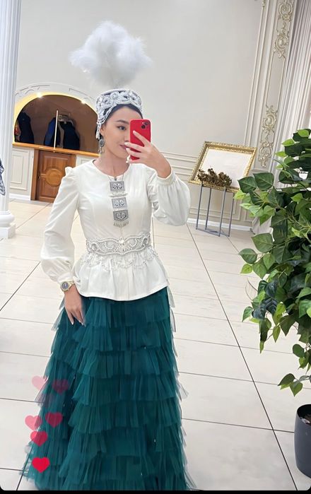 Қазақша көйлектер сатылады