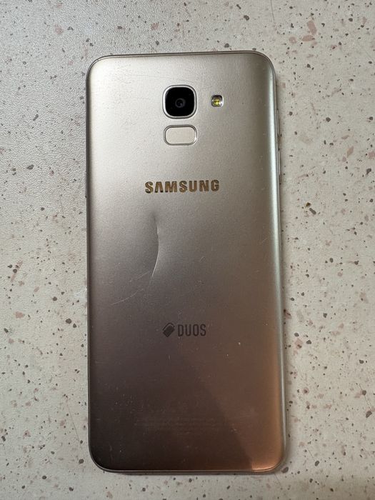 Samsung Galaxy J6 Smartphone