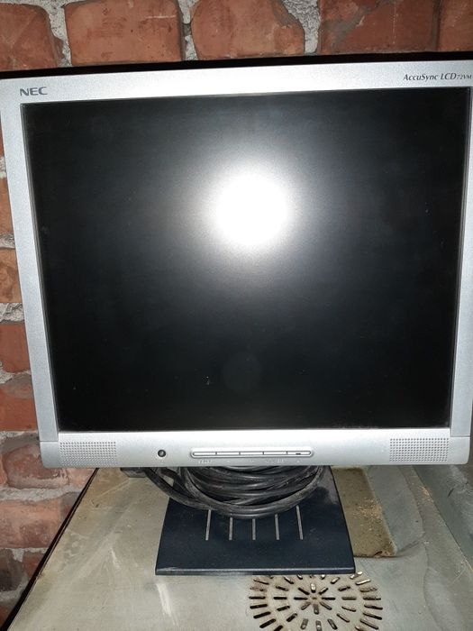 Компютър настолен