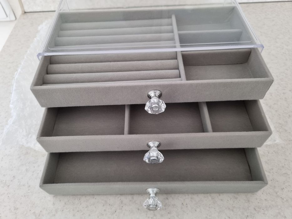 Шкатулка  для украшений