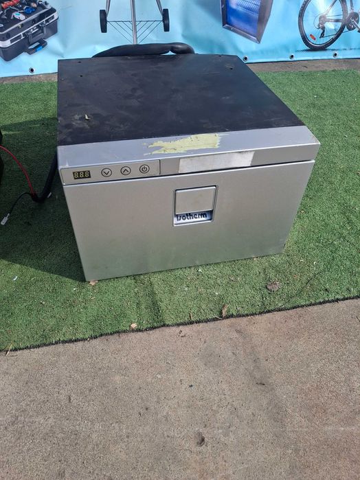 Хладилници с чекмеджета