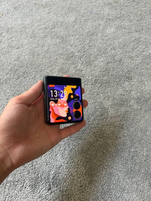 Infinix Zero Flip Noyob telefon