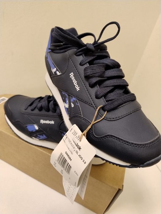 Adidasi 36 Reebok Noi cu eticheta
