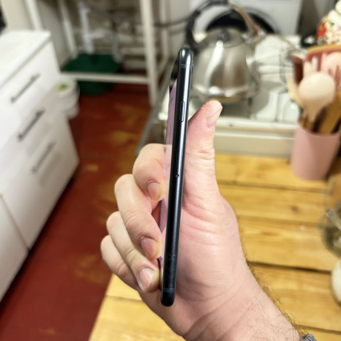 Айфон Se в идеале.