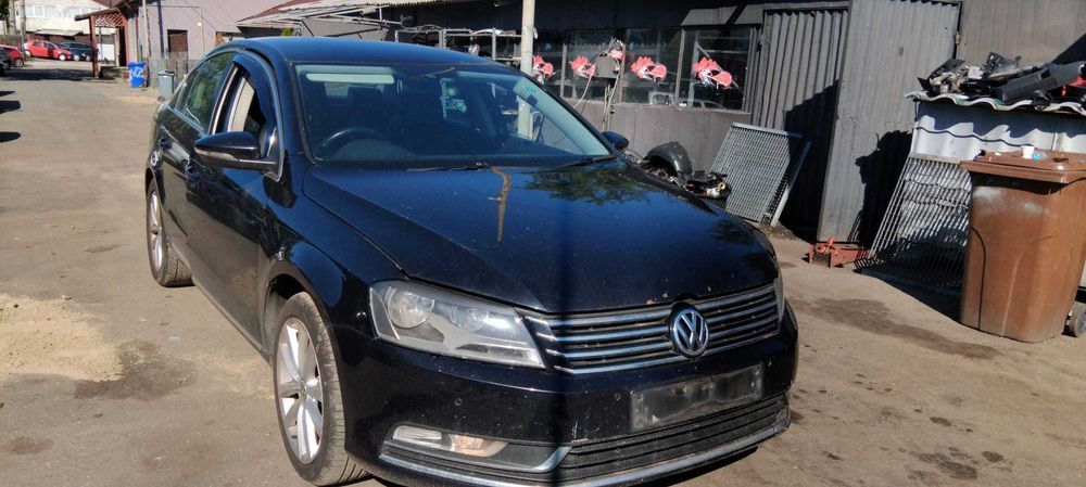 Dezmembrez Volkswagen Passat B7 1.6 TDi an 2011 cod motor CAY