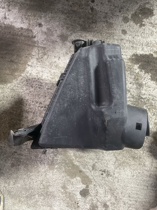 Carcasa filtru aer bmw x1 E84 an 2009-2015