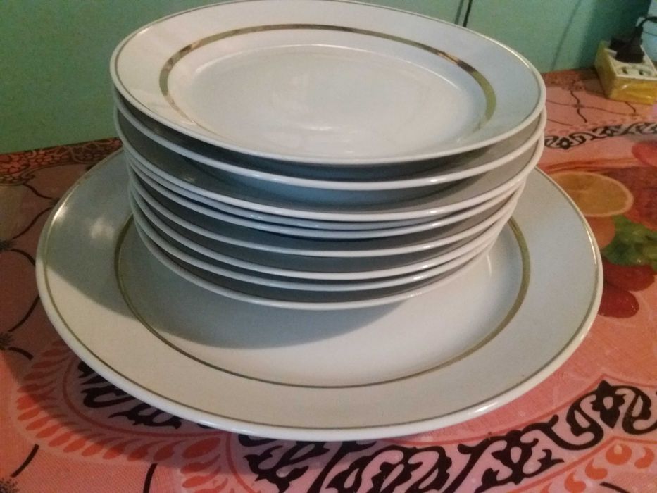 Продам тарелки D=20см.