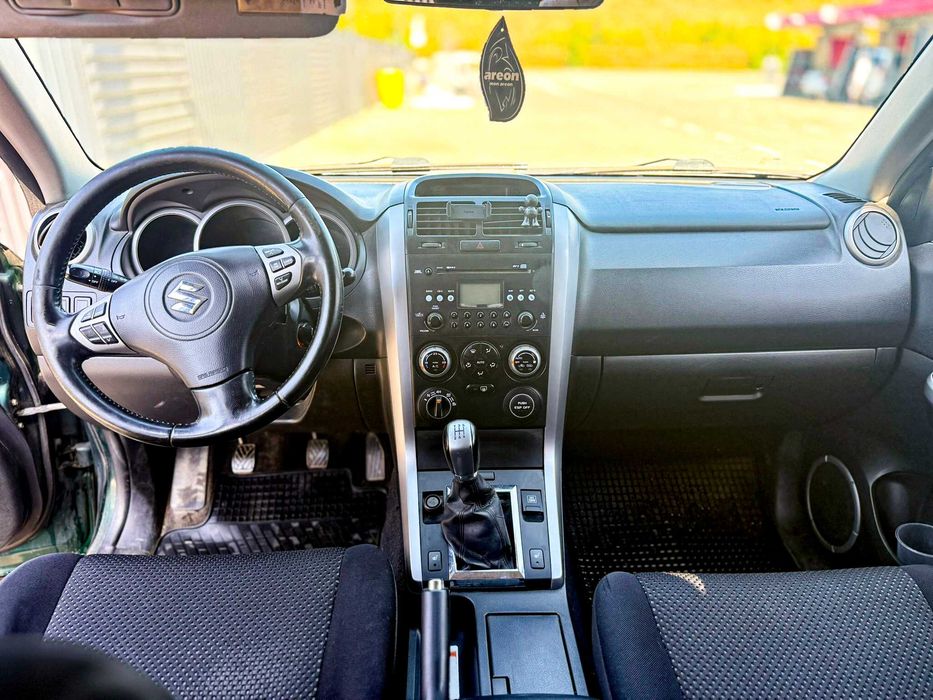 Vand Suzuki Grand Vitara 1.9 DDiS 4x4 | 2009 | 200.000 km |