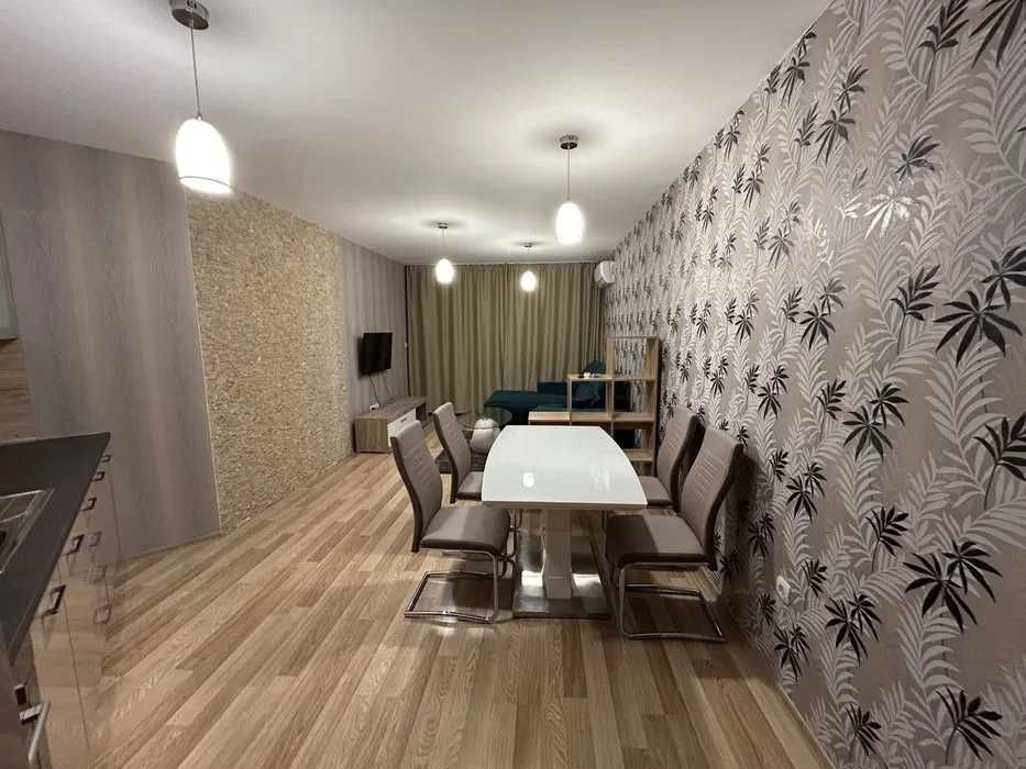 Дава се под наем Двустаен апартамент в Бургас, Лазур - 70 кв.м за 500 € - Снимка #1