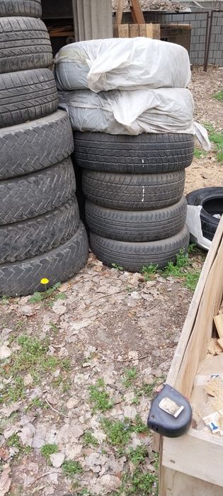 Резину продам срочно