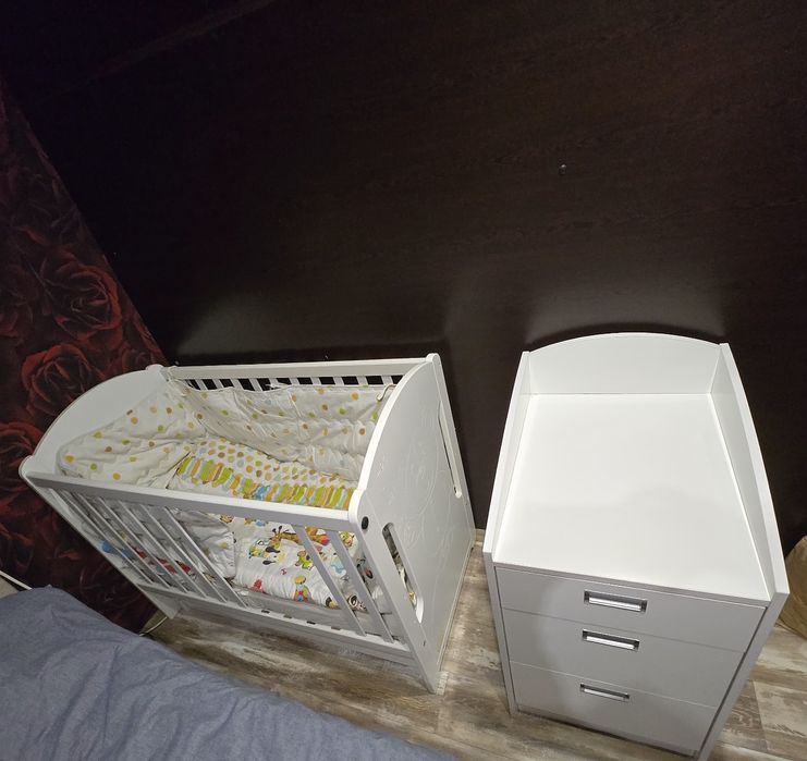 Легло-люлка,матрак,скрин и спален комплект