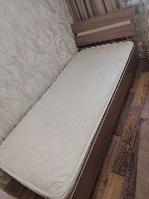 Продам 1.5 спальные 2 кровати