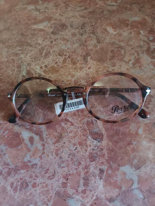 Ochelari Oakley și rame de vedere noi