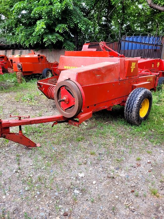 Пресс-подборщики привозные.