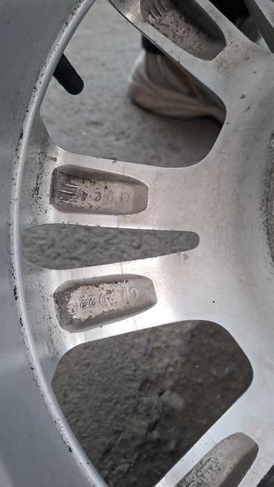 Кобилт GM 260$ ком 4 шт диск+шина. Обмен здесь