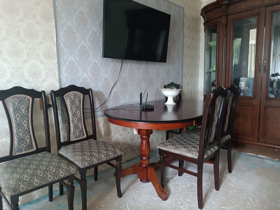 Стол со  стульями