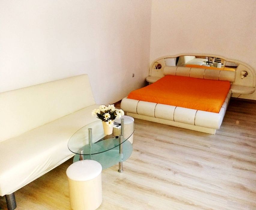 AZARO1- Двустаен апартамент в идеален център на 20 метра от плажа