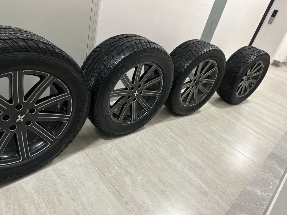 Продам комлект диск с шинами