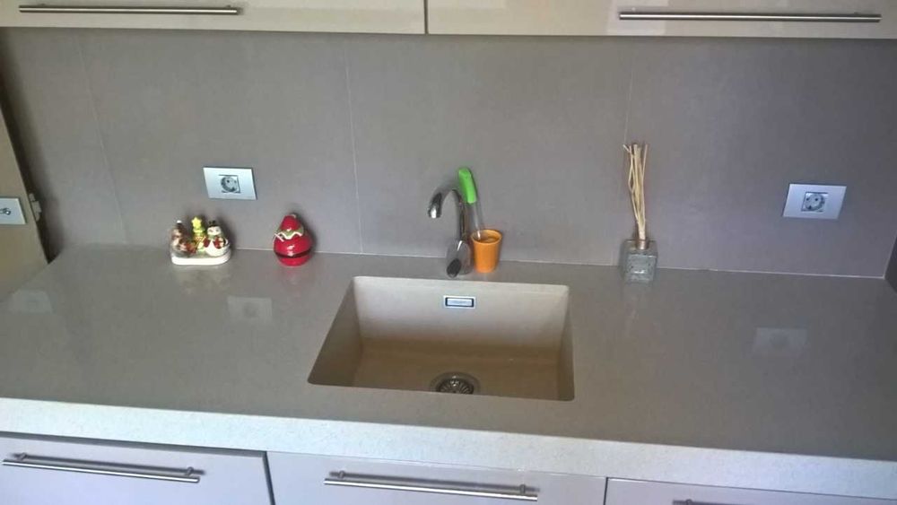 Дава се под наем Тристаен апартамент в София, Медицинска академия - 100 кв.м за 1020 € - Снимка #3