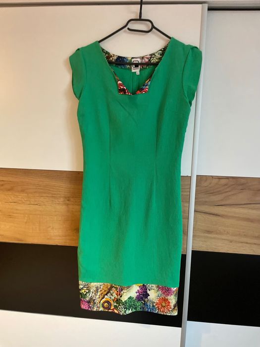 Rochița purtată o singură dată