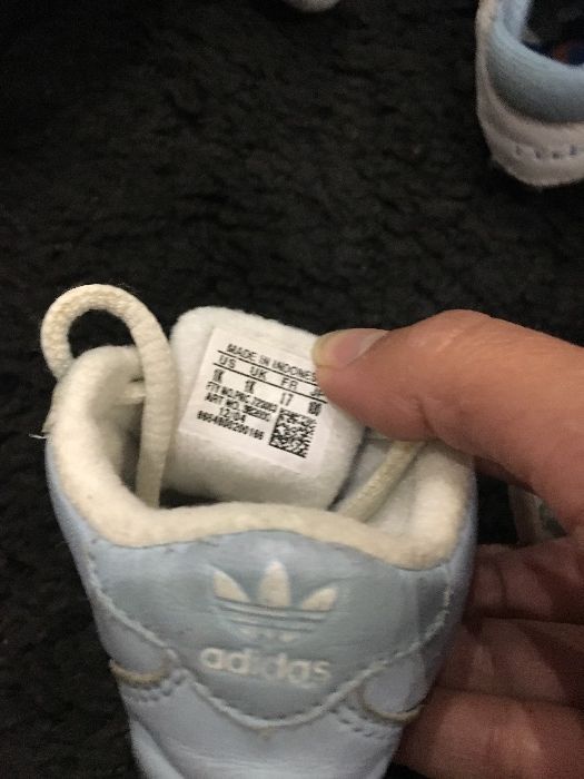 Nike Adidas буйки