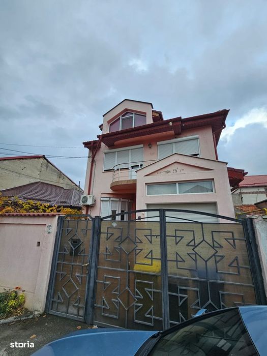 Casa aproape de Spitalul Județean