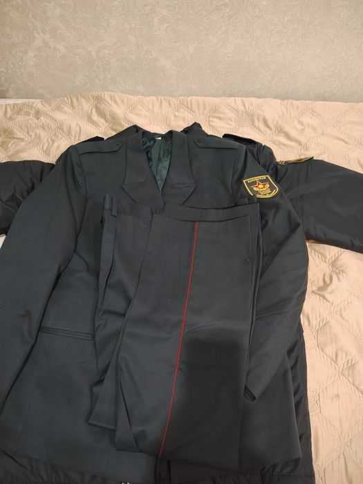 Продам военную форму парадная