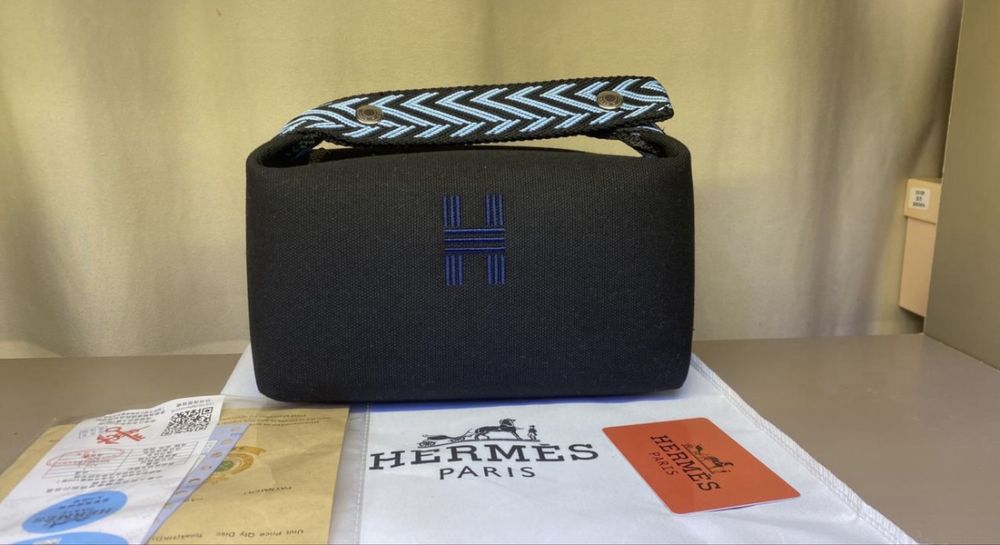 Дамска чанта Hermès Bride a Brac в различни цветове.