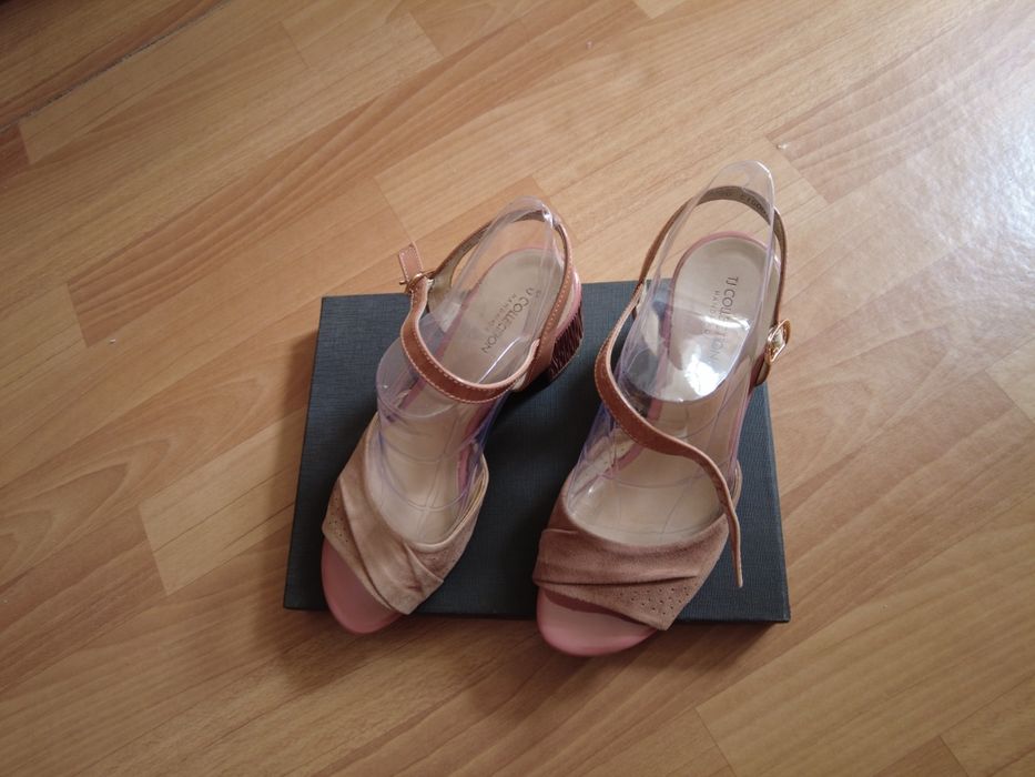 Босоножки женские