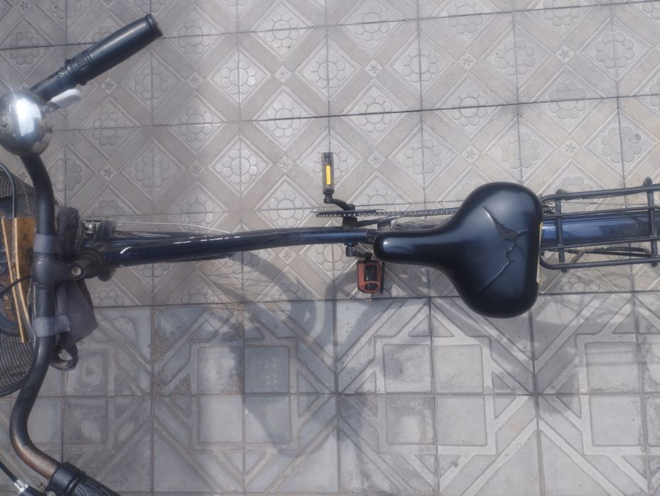 Velosiped sotiladi. Holati minilgan.