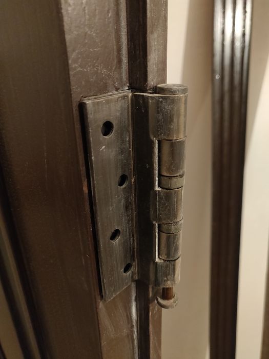 Дверь деревянная