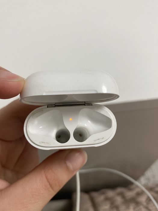 Кейс AirPods 2 оригинал (A1602) рабочий