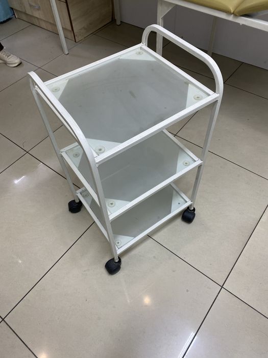 Помощник парикмахера 2шт по 10тыс