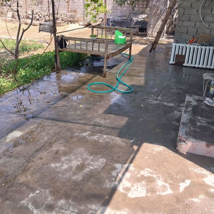 Дала Ховли сотилади.