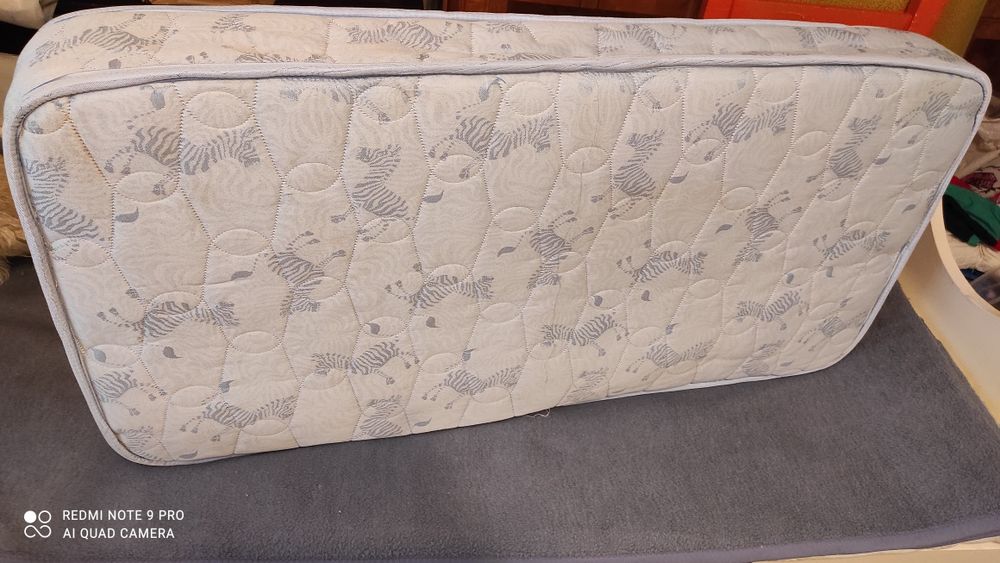 Saltea pâtuți bebe