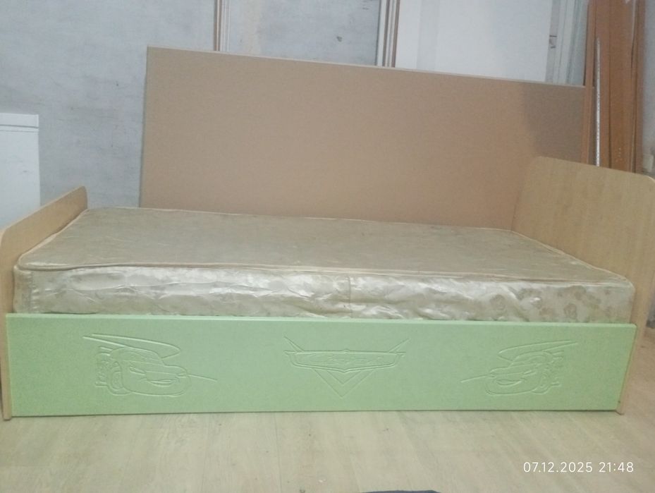 Продам детскую кровать.