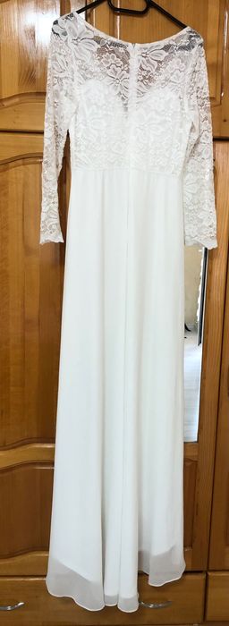 Бяла сватбена рокля