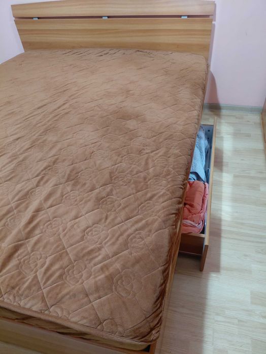 Pat mijloc 160/200 cu somiera (saltea inclusa)