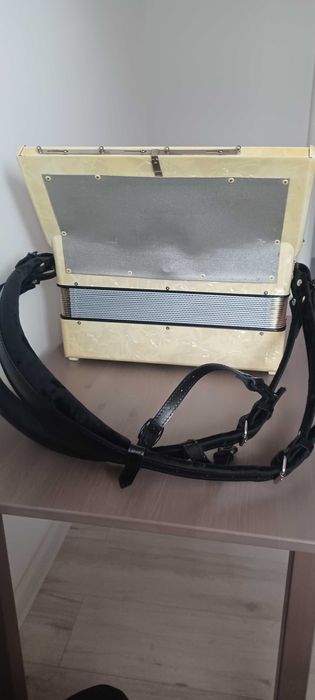 Acordeon hohner tango 2F, 34 clape, 80 bași