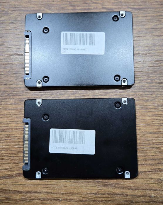 SSD NOU!!! SAMSUNG pentru Server PM9A3 2.5" 960GB SSD (PCIe Gen4)