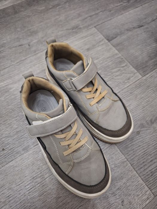 Продаю кроссовки для мальчика.