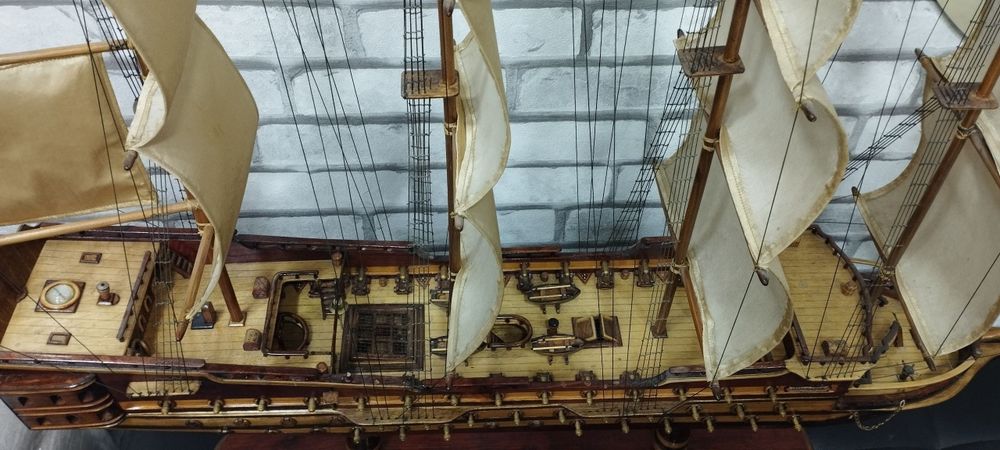 Продается коллекционные Корабли!