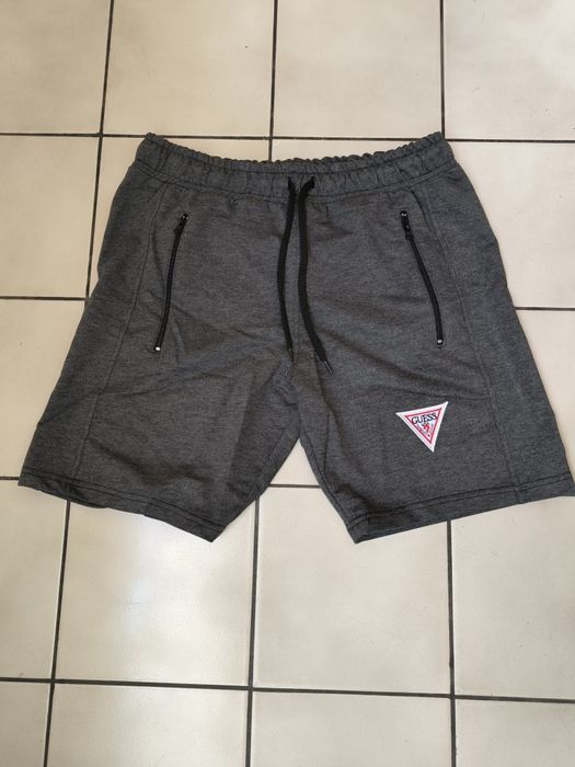 Камуфлажни или сиви памучни къси панталони