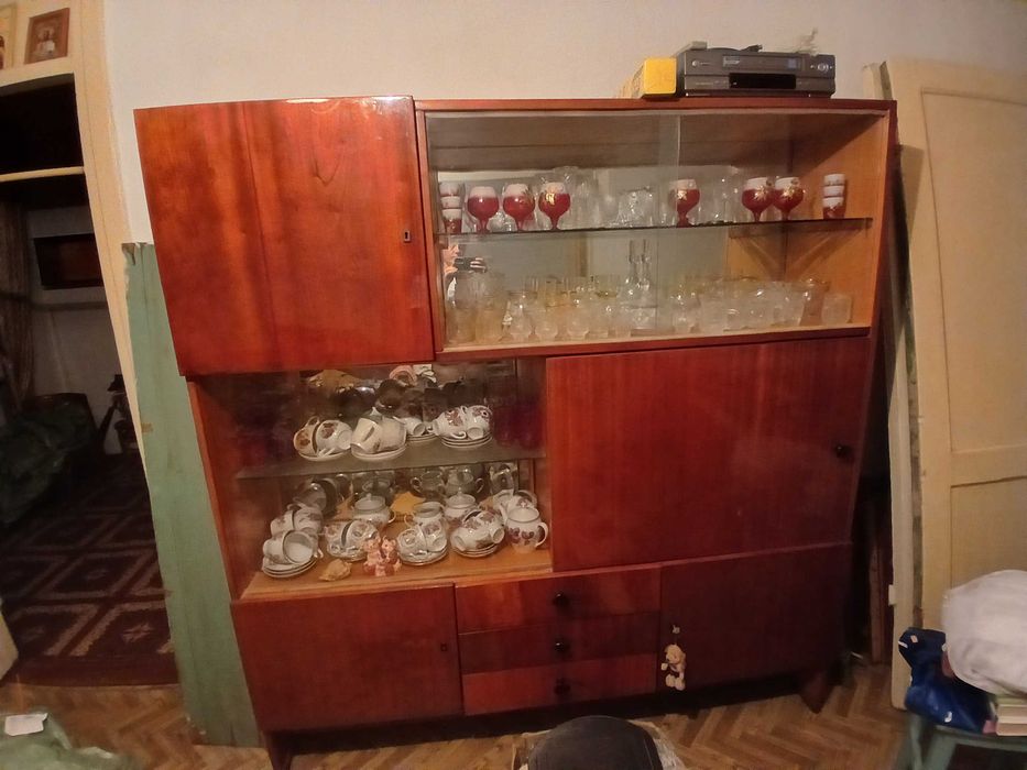 Продам советский сервант
